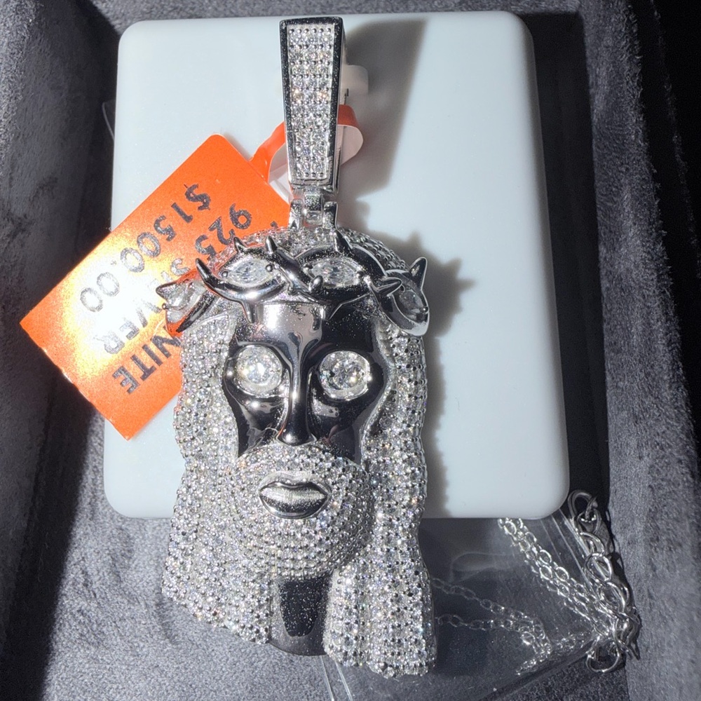 MOISSANITE
925 SILVER
$1500.00 solid heavy